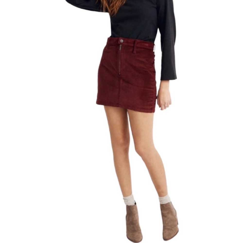Madewell NWT Stretch‎ Denim Straight Burgundy Red Velvet Velour Size 28 / 6